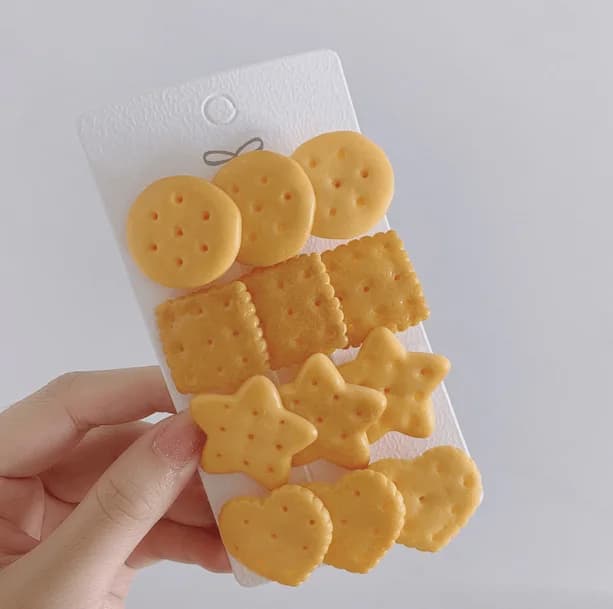 4 Pcs Cookie Shaped Hair Clips — view 2 4 Pcs Cookie Shaped Hair Clips — view 2