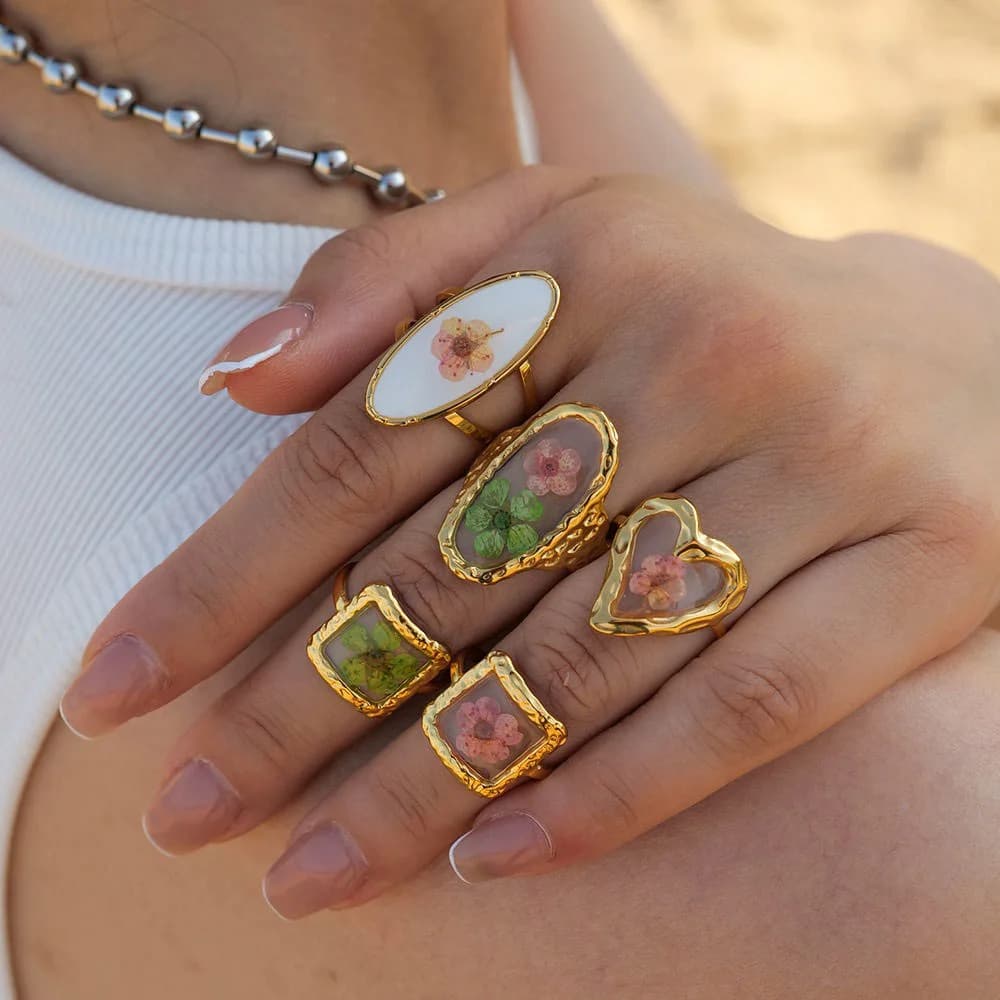 Vintage Dried Flowers Rings — view 2 Vintage Dried Flowers Rings — view 2