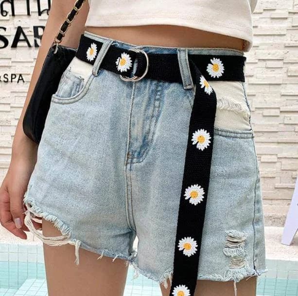 Daisy Flower Belt — view 1 Daisy Flower Belt — view 1