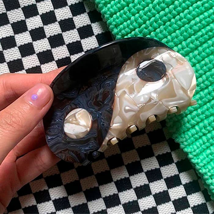 Yin Yang Hair Claw — view 2 Yin Yang Hair Claw — view 2