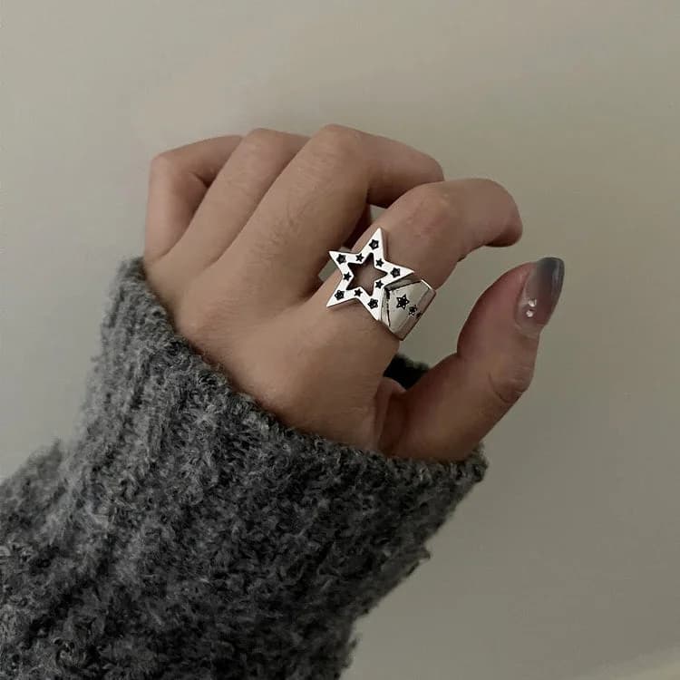 00's Nostalgia Star-Shaped Rhinestone Ring — view 2 00's Nostalgia Star-Shaped Rhinestone Ring — view 2
