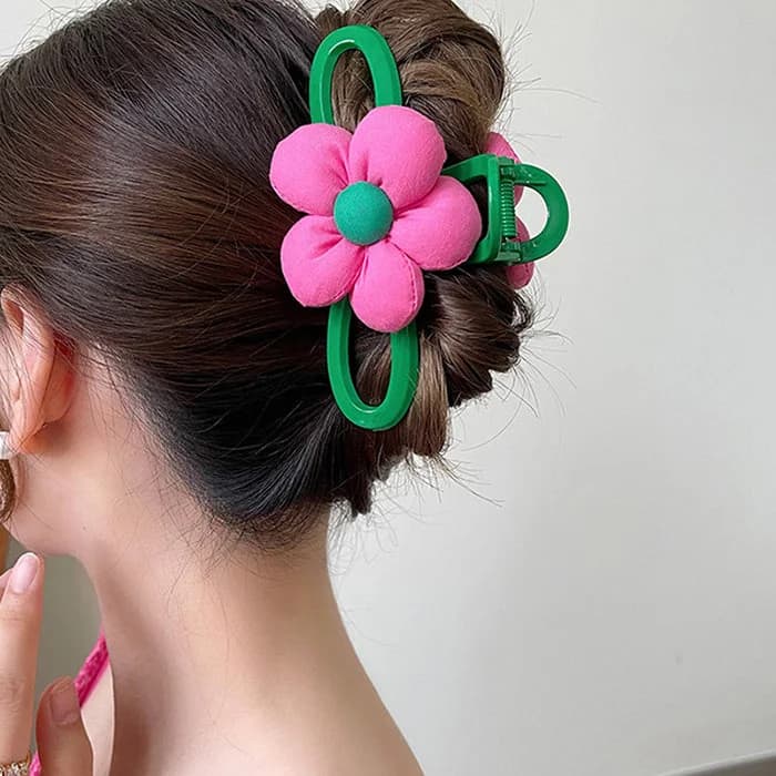 Daisy Puffer Hair Claw — view 2 Daisy Puffer Hair Claw — view 2