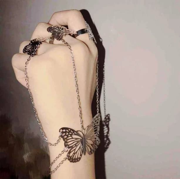 Butterfly Chain Rings — view 1 Butterfly Chain Rings — view 1