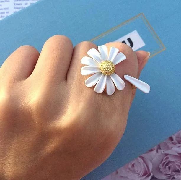 Daisy Flower Ring — view 1 Daisy Flower Ring — view 1