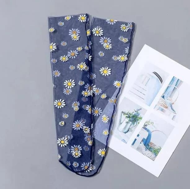 Daisy Flower Socks — view 2 Daisy Flower Socks — view 2