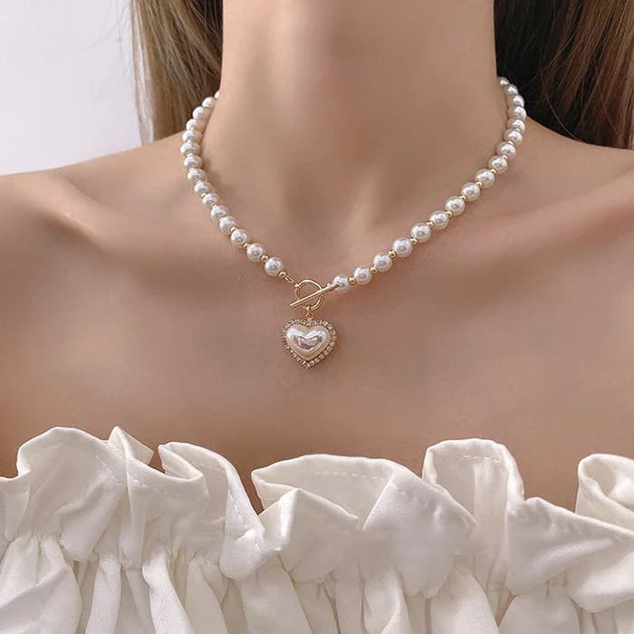 Aesthetic Heart Pearl Necklace — view 2 Aesthetic Heart Pearl Necklace — view 2